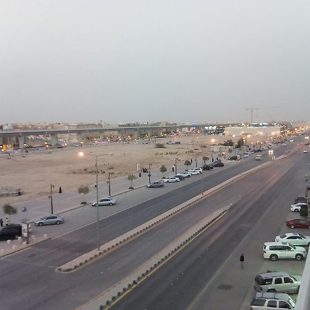 Al Makan Al Mosafer 116 Hotel By Al Azmy Riyadh Bagian luar foto