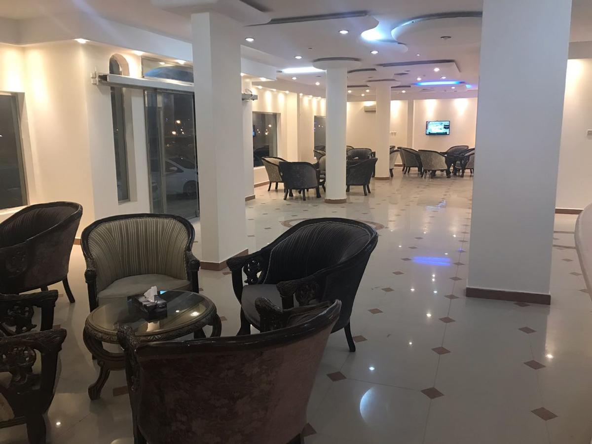 Al Makan Al Mosafer 116 Hotel By Al Azmy Riyadh Bagian luar foto